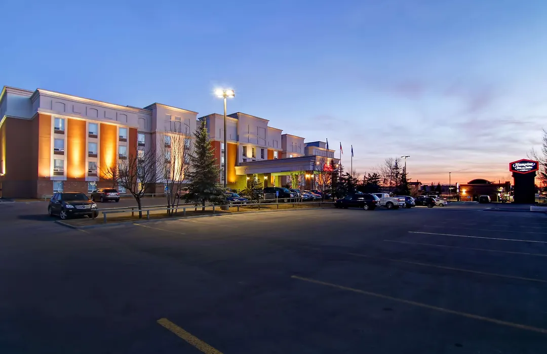 Hampton Inn & Suites By Hilton Calgary-Airport-1